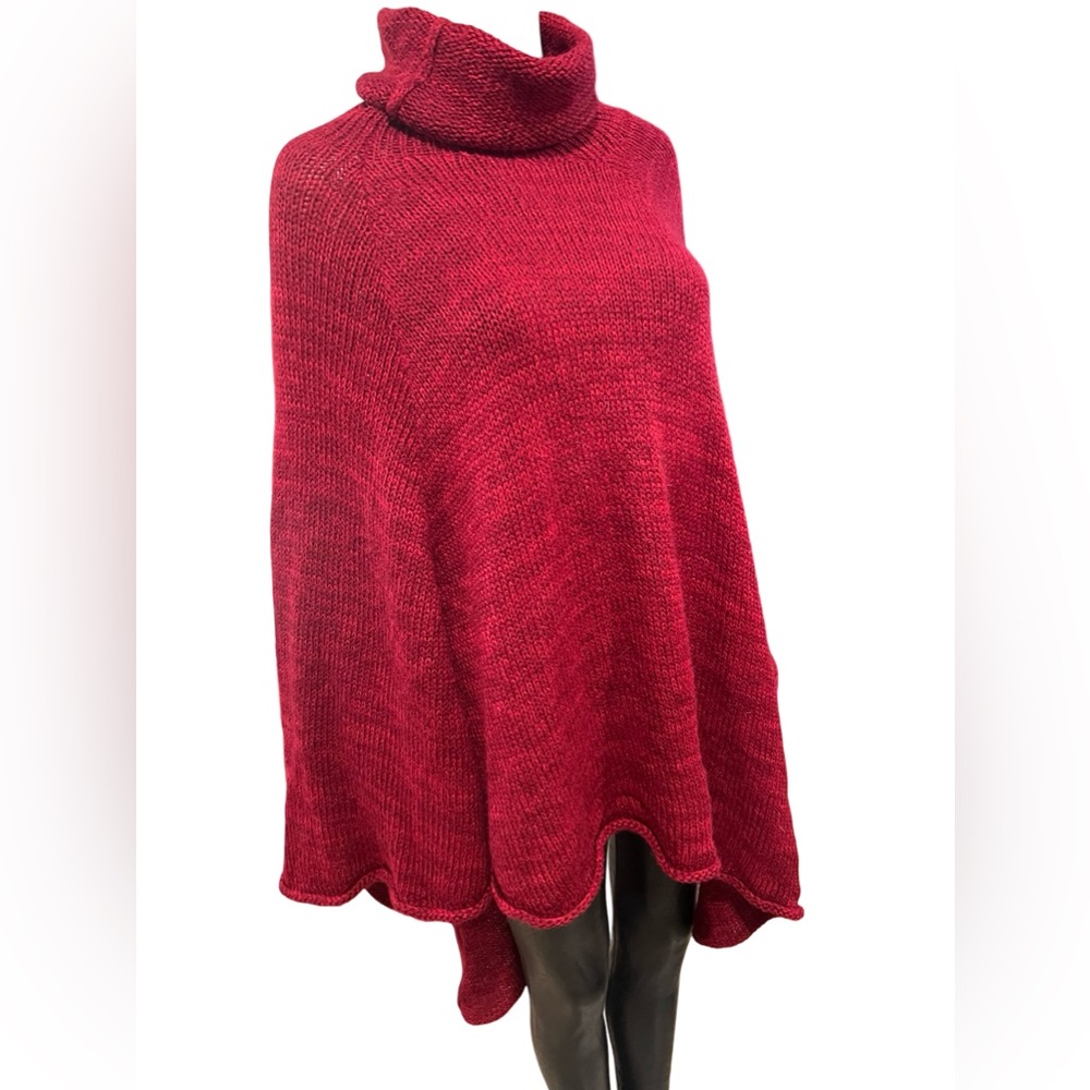 Beautiful knit poncho - Picture 4 of 8